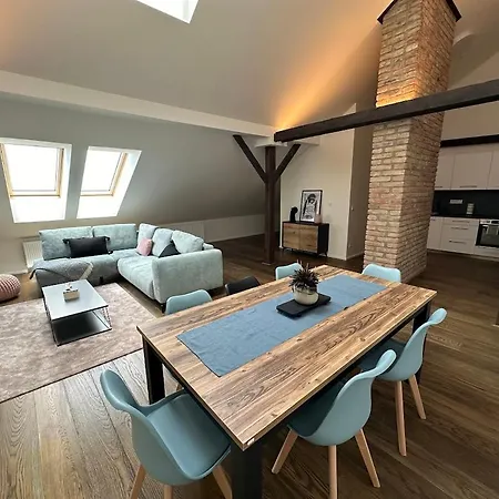 Loft Apartmán *